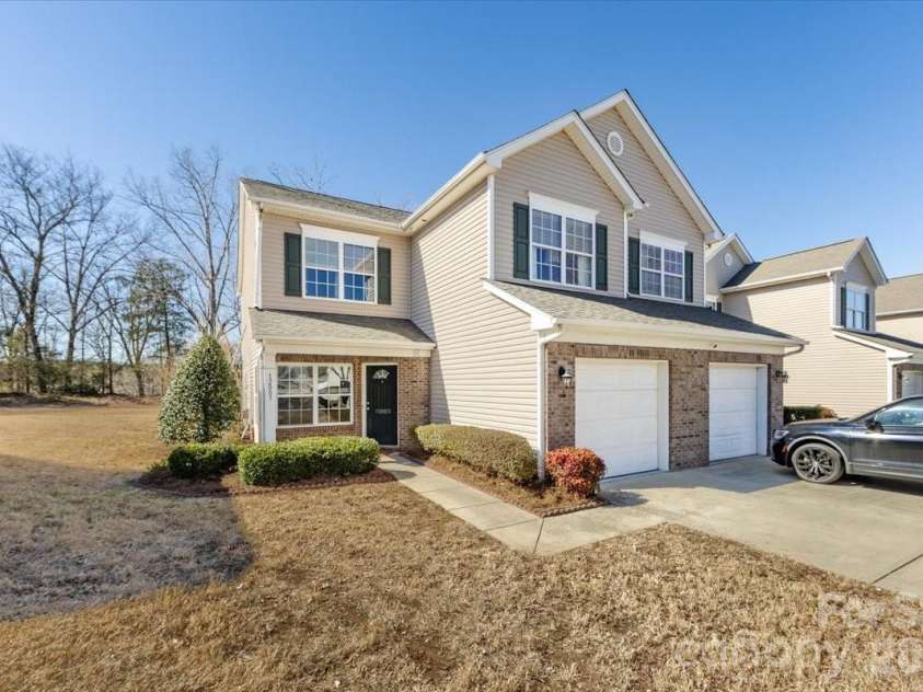 12003 Stratfield Place Circle, Pineville, NC 28134.  MLS# CAR4343150, YatesRealty ID 9070. 
