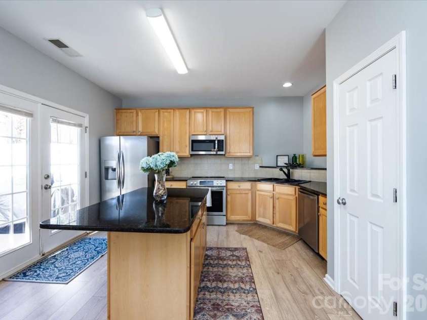 12003 Stratfield Place Circle, Pineville, NC 28134.  MLS# CAR4343150, YatesRealty ID 9070. 
