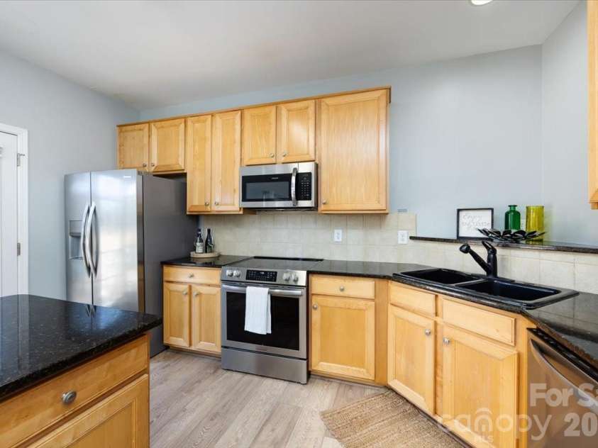 12003 Stratfield Place Circle, Pineville, NC 28134.  MLS# CAR4343150, YatesRealty ID 9070. 