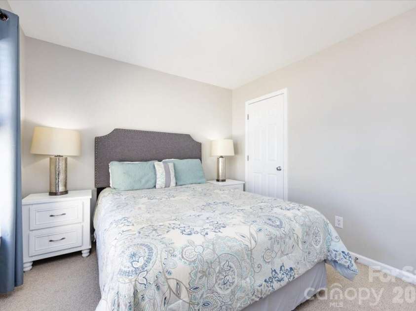 12003 Stratfield Place Circle, Pineville, NC 28134.  MLS# CAR4343150, YatesRealty ID 9070. 