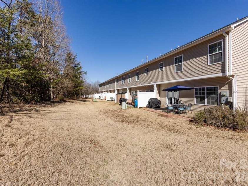 12003 Stratfield Place Circle, Pineville, NC 28134.  MLS# CAR4343150, YatesRealty ID 9070. 