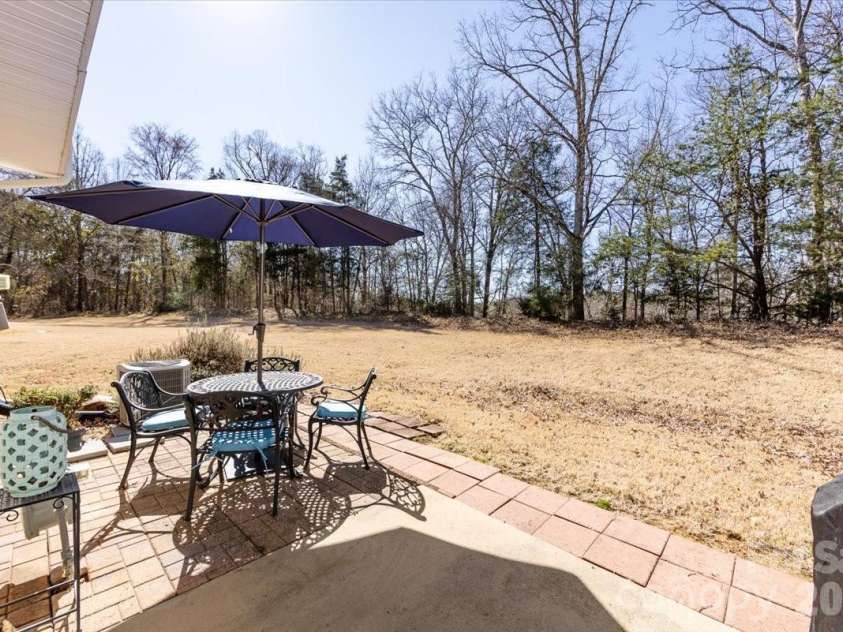 12003 Stratfield Place Circle, Pineville, NC 28134.  MLS# CAR4343150, YatesRealty ID 9070. 