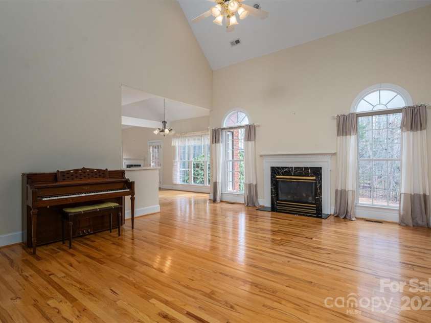 3516 Araglin Drive, Gastonia, NC 28056.  MLS# CAR4234529, YatesRealty ID 9070. 