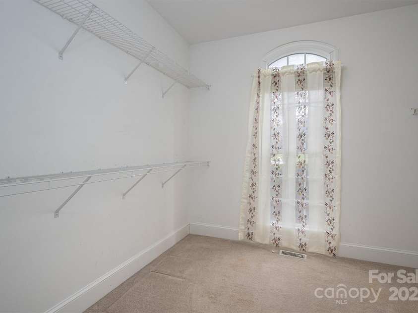 3516 Araglin Drive, Gastonia, NC 28056.  MLS# CAR4234529, YatesRealty ID 9070. 