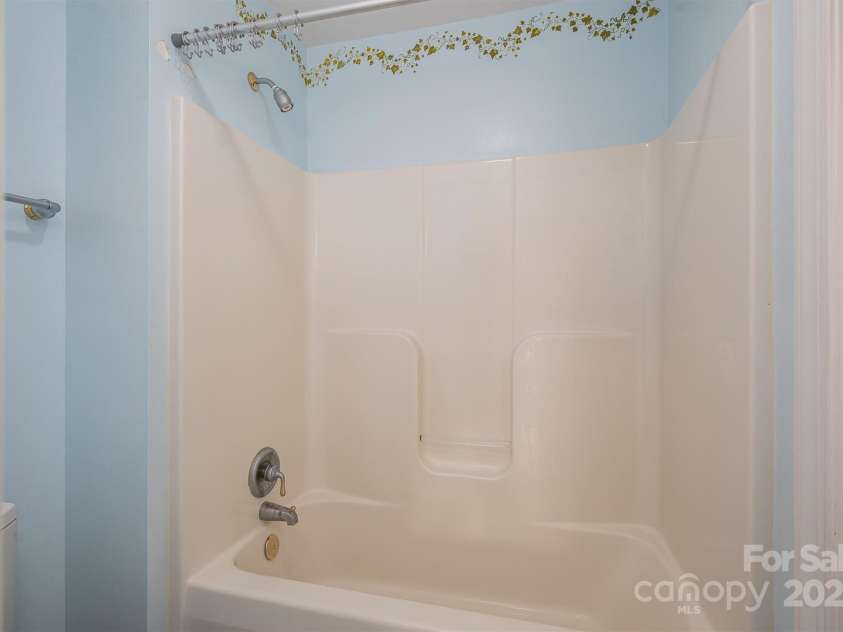 3516 Araglin Drive, Gastonia, NC 28056.  MLS# CAR4234529, YatesRealty ID 9070. 