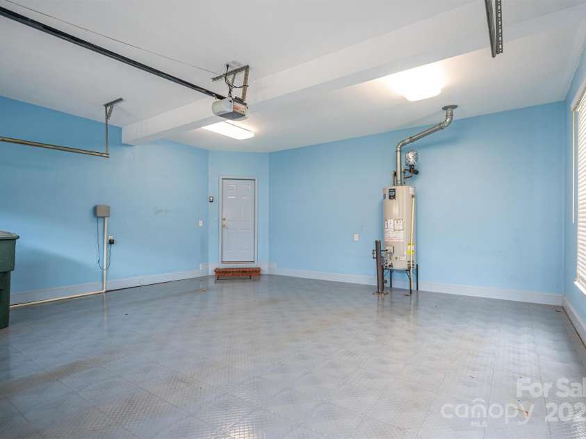 3516 Araglin Drive, Gastonia, NC 28056.  MLS# CAR4234529, YatesRealty ID 9070. 