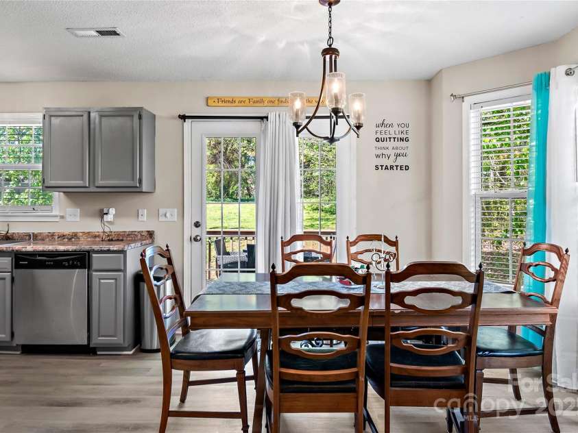 436 Arnold Road, Lexington, NC 27295.  MLS# CAR4243719, YatesRealty ID 9071. 