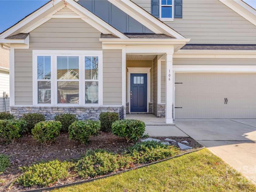 106 Chase Water Drive, Mooresville, NC 28117.  MLS# CAR4223269, YatesRealty ID 9072. 