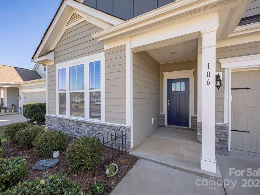 106 Chase Water Drive, Mooresville, NC 28117.  MLS# CAR4223269, YatesRealty ID 9072. 