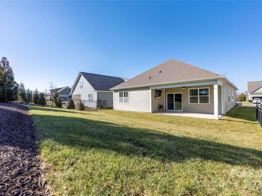 106 Chase Water Drive, Mooresville, NC 28117.  MLS# CAR4223269, YatesRealty ID 9072. 
