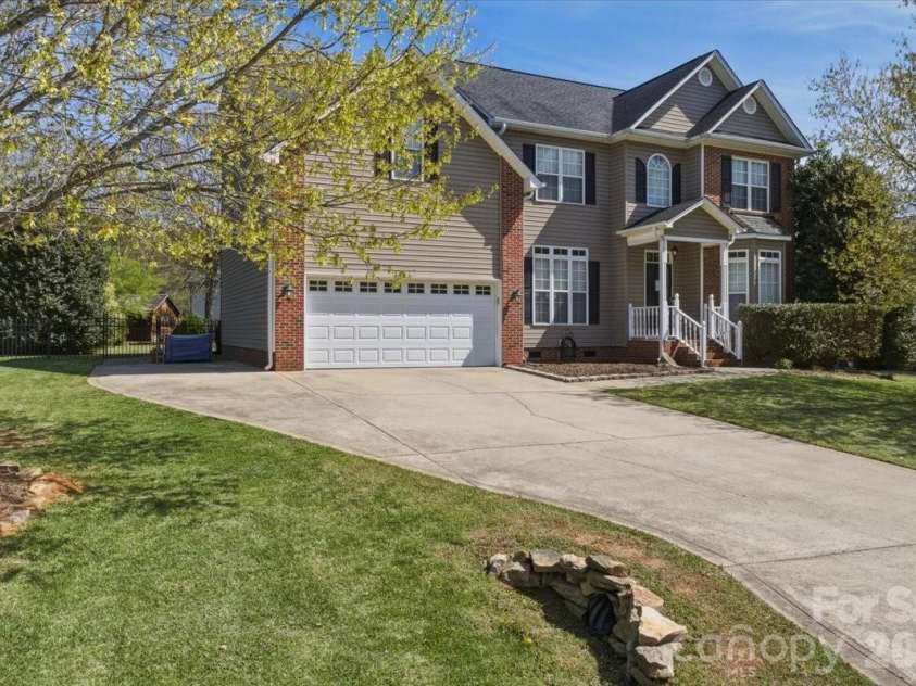 1505 Forest Pointe Lane, Gastonia, NC 28056.  MLS# CAR4360660, YatesRealty ID 9072. 