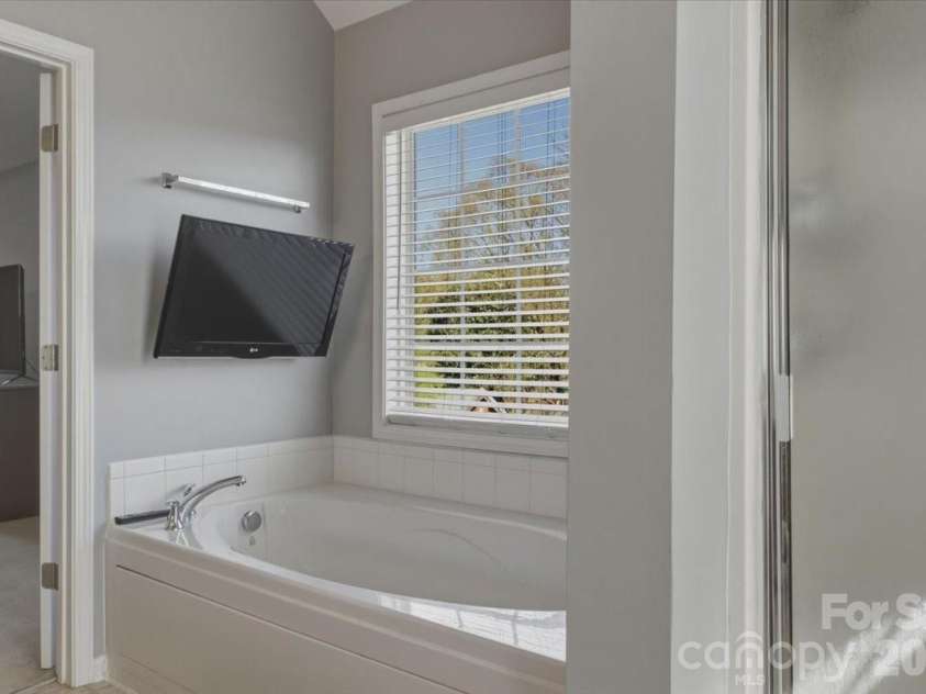 1505 Forest Pointe Lane, Gastonia, NC 28056.  MLS# CAR4360660, YatesRealty ID 9072. 