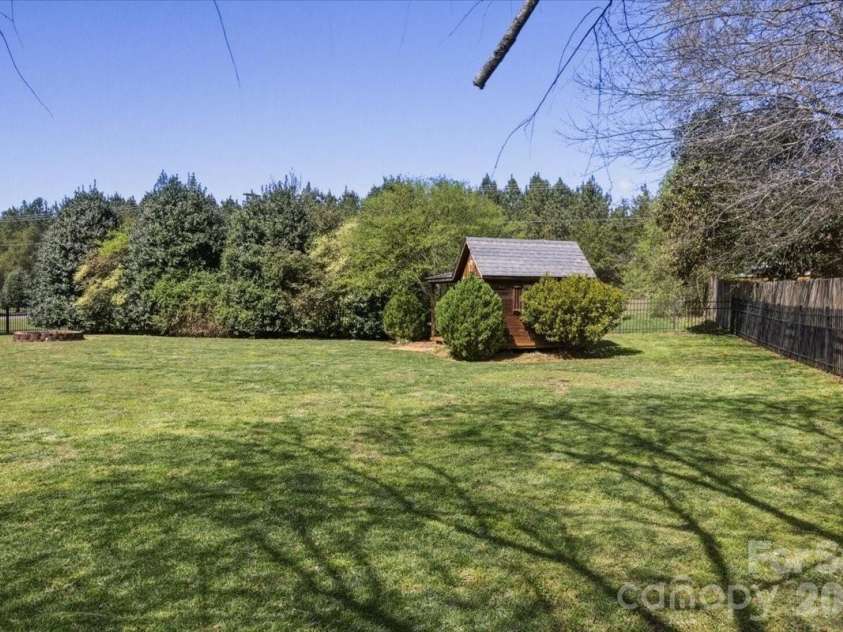 1505 Forest Pointe Lane, Gastonia, NC 28056.  MLS# CAR4360660, YatesRealty ID 9072. 