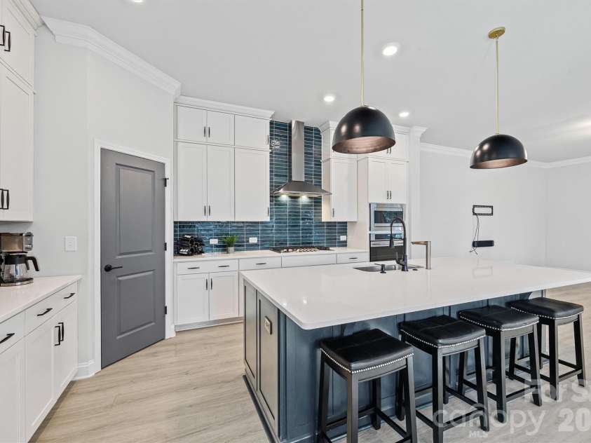 1245 Drummond Avenue, Charlotte, NC 28205.  MLS# CAR4329536, YatesRealty ID 9073. 
