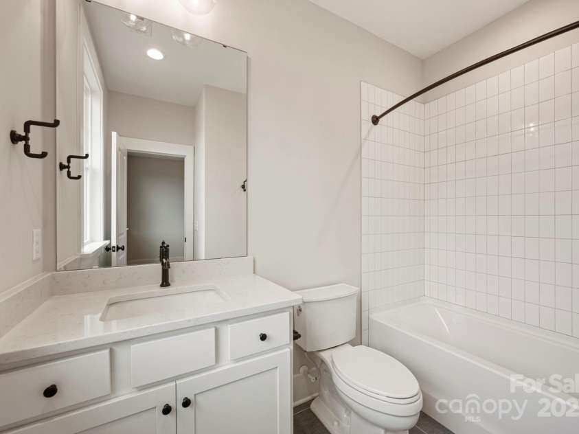225 Davidson Gateway Drive, Davidson, NC 28036.  MLS# CAR4214044, YatesRealty ID 9073. Bathroom 2