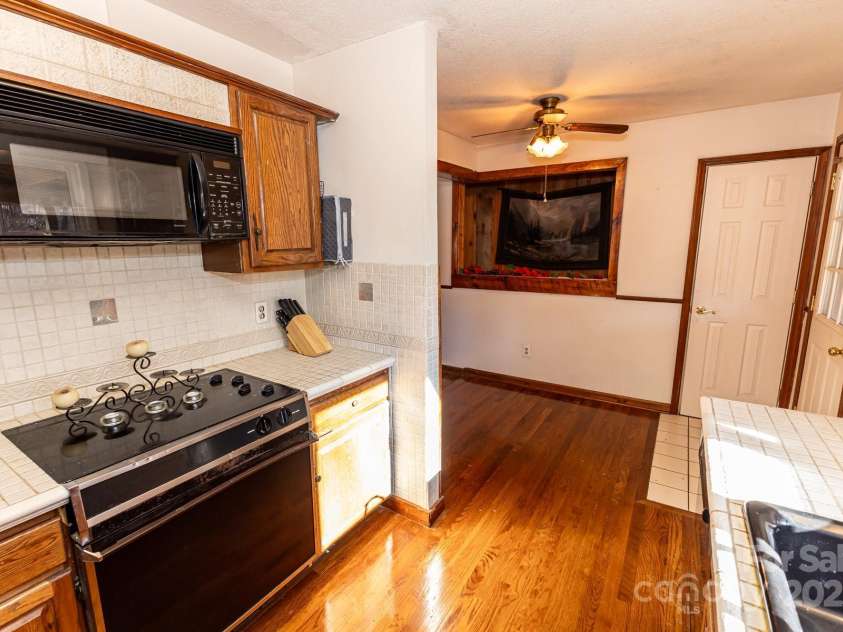 1321 Idlewood Street, Lenoir, NC 28645.  MLS# CAR4330728, YatesRealty ID 9075. 