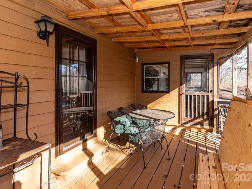 1321 Idlewood Street, Lenoir, NC 28645.  MLS# CAR4330728, YatesRealty ID 9075. 