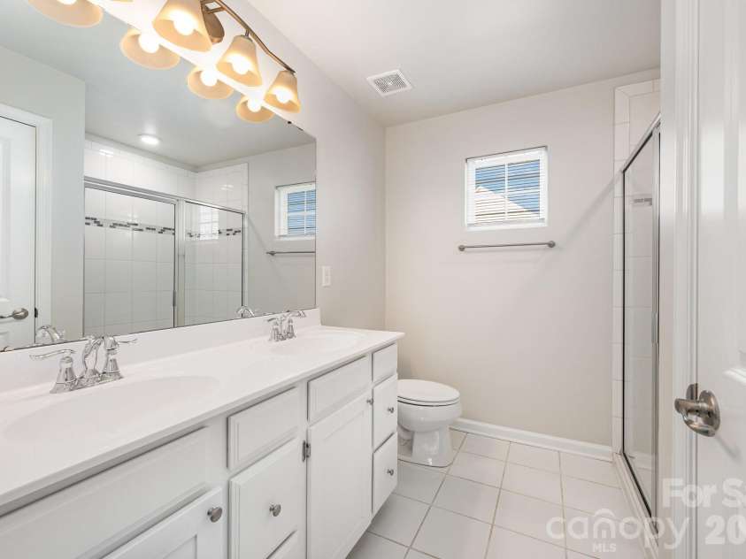1210 Longwall Lane, Matthews, NC 28104.  MLS# CAR4329128, YatesRealty ID 9076. 