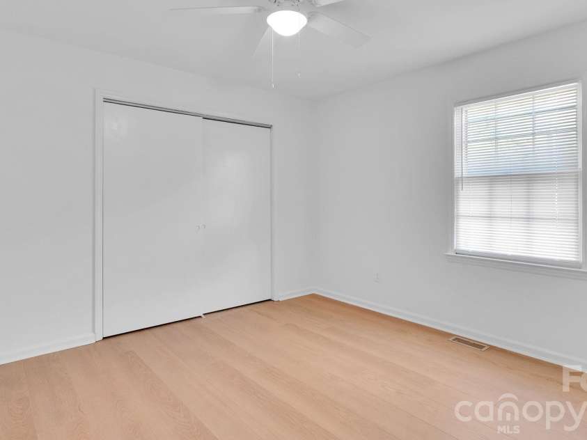 1231 Archdale Drive, Charlotte, NC 28217.  MLS# CAR4372255, YatesRealty ID 9077. 