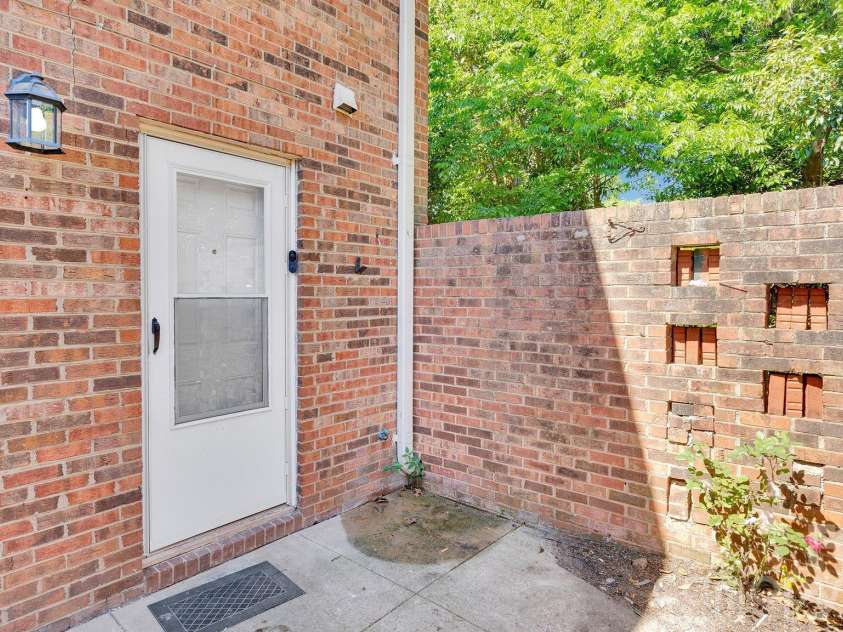 1231 Archdale Drive, Charlotte, NC 28217.  MLS# CAR4372255, YatesRealty ID 9077. 