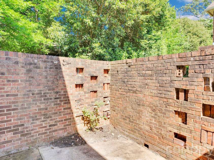 1231 Archdale Drive, Charlotte, NC 28217.  MLS# CAR4372255, YatesRealty ID 9077. 