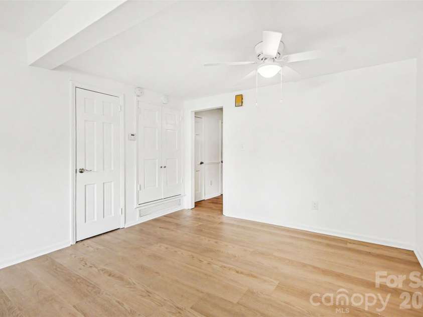 1231 Archdale Drive, Charlotte, NC 28217.  MLS# CAR4422940, YatesRealty ID 9077. 