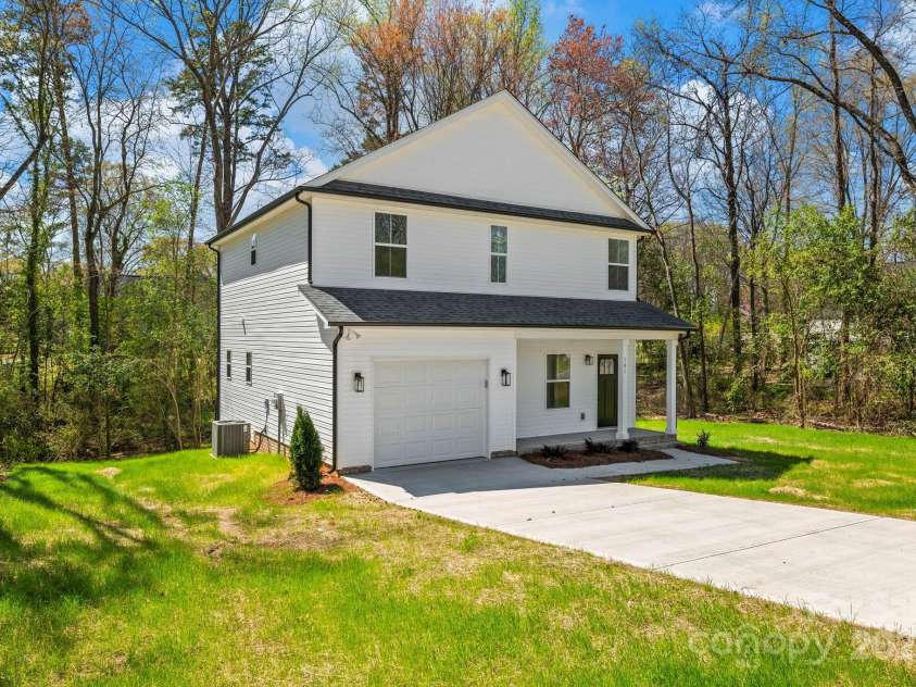 701 Applewood Street, Kannapolis, NC 28081.  MLS# CAR4240660, YatesRealty ID 9078. 