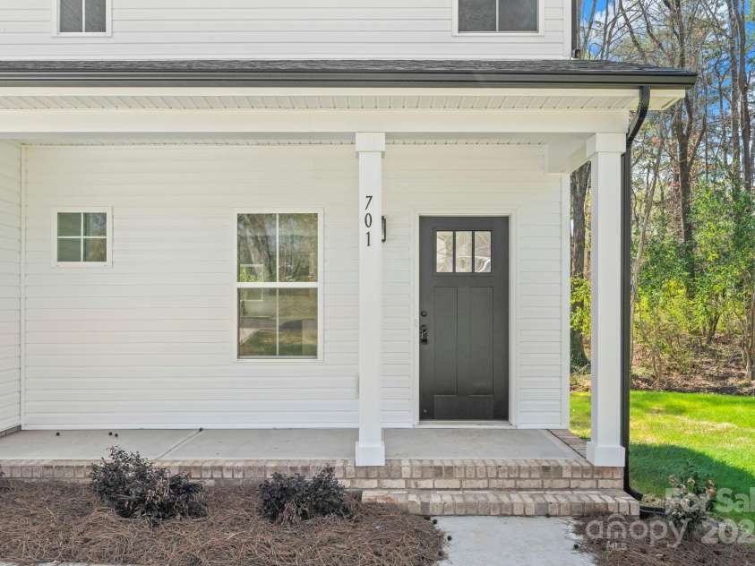 701 Applewood Street, Kannapolis, NC 28081.  MLS# CAR4240660, YatesRealty ID 9078. 