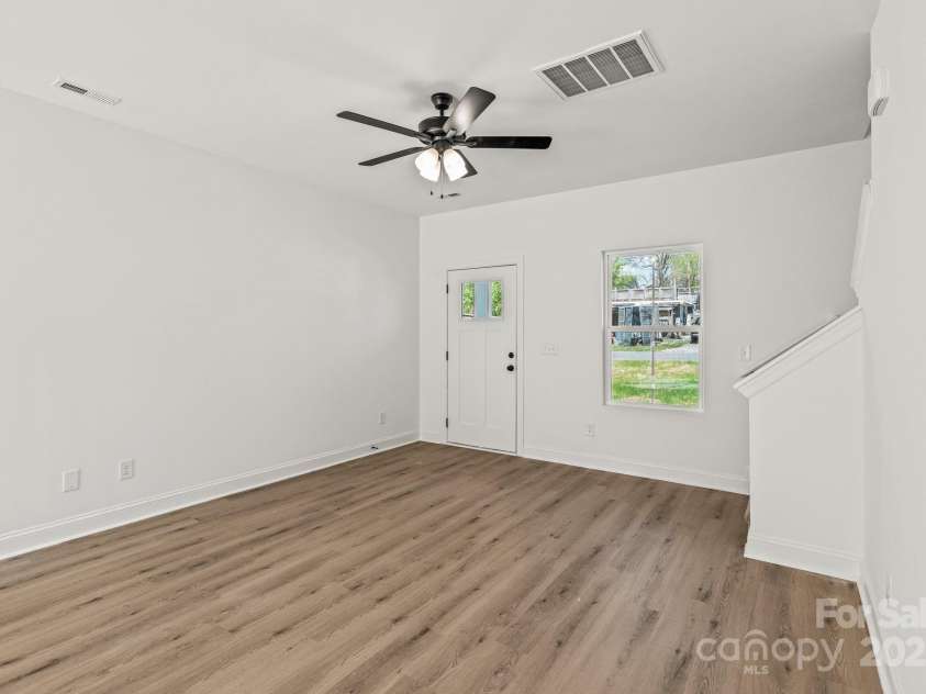 701 Applewood Street, Kannapolis, NC 28081.  MLS# CAR4240660, YatesRealty ID 9078. 