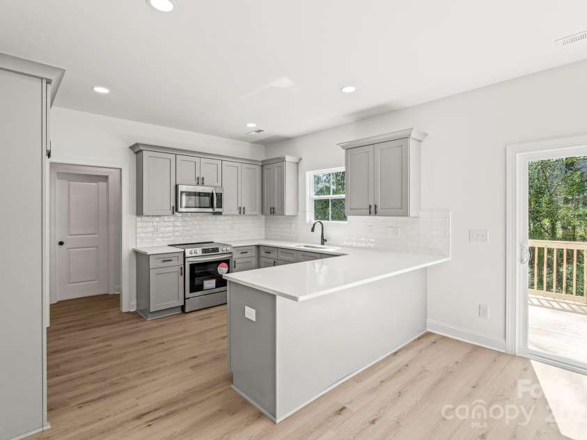 701 Applewood Street, Kannapolis, NC 28081.  MLS# CAR4240660, YatesRealty ID 9078. 