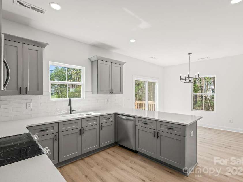 701 Applewood Street, Kannapolis, NC 28081.  MLS# CAR4240660, YatesRealty ID 9078. 