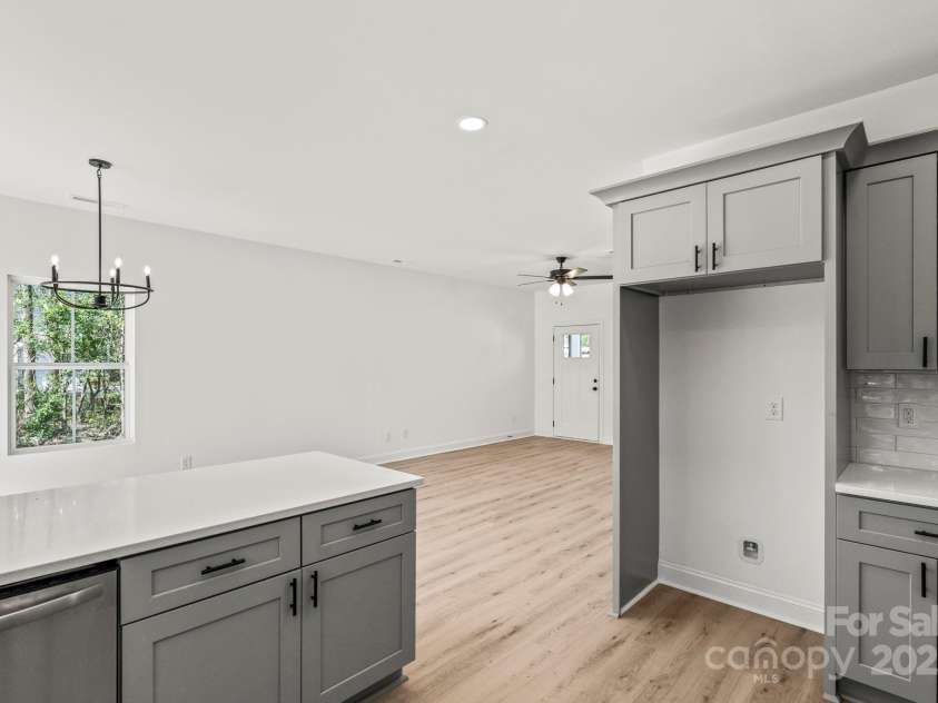 701 Applewood Street, Kannapolis, NC 28081.  MLS# CAR4240660, YatesRealty ID 9078. 