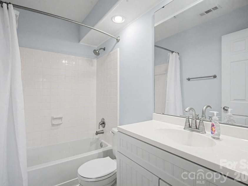 9241 Vicksburg Park Court, Charlotte, NC 28210.  MLS# CAR4341671, YatesRealty ID 9079. 