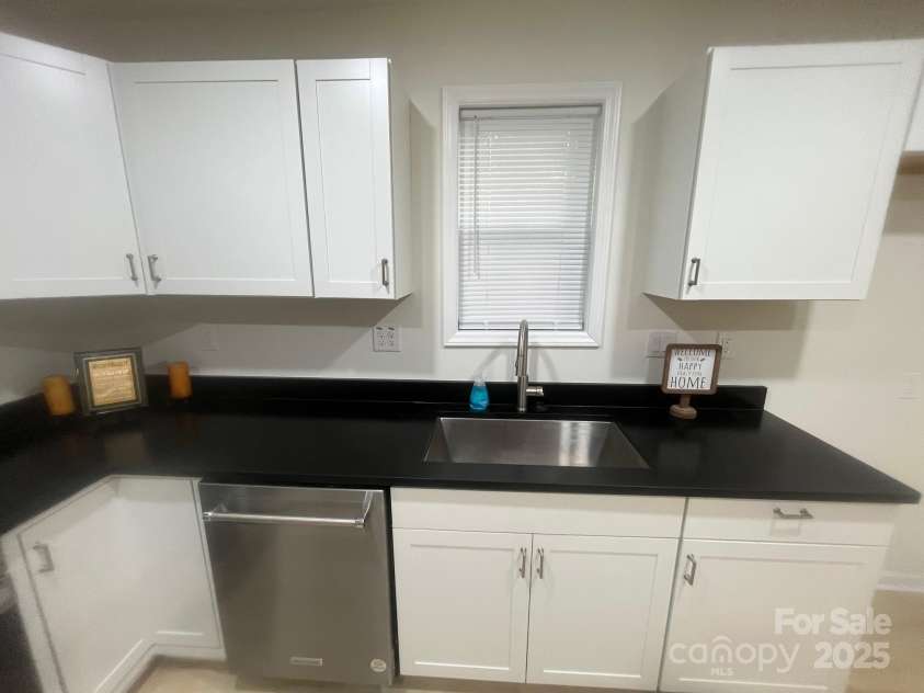 39 White Street, Chester, SC 29706.  MLS# CAR4268079, YatesRealty ID 908. 