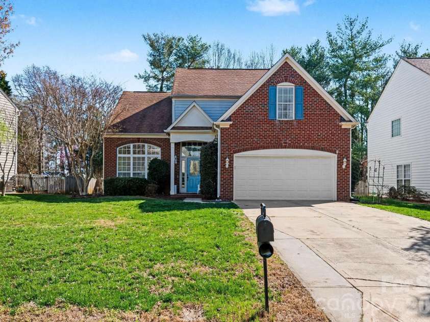 8842 Fieldcroft Drive, Charlotte, NC 28277.  MLS# CAR4355662, YatesRealty ID 9080. 