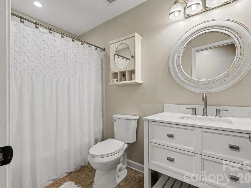 8842 Fieldcroft Drive, Charlotte, NC 28277.  MLS# CAR4355662, YatesRealty ID 9080. 