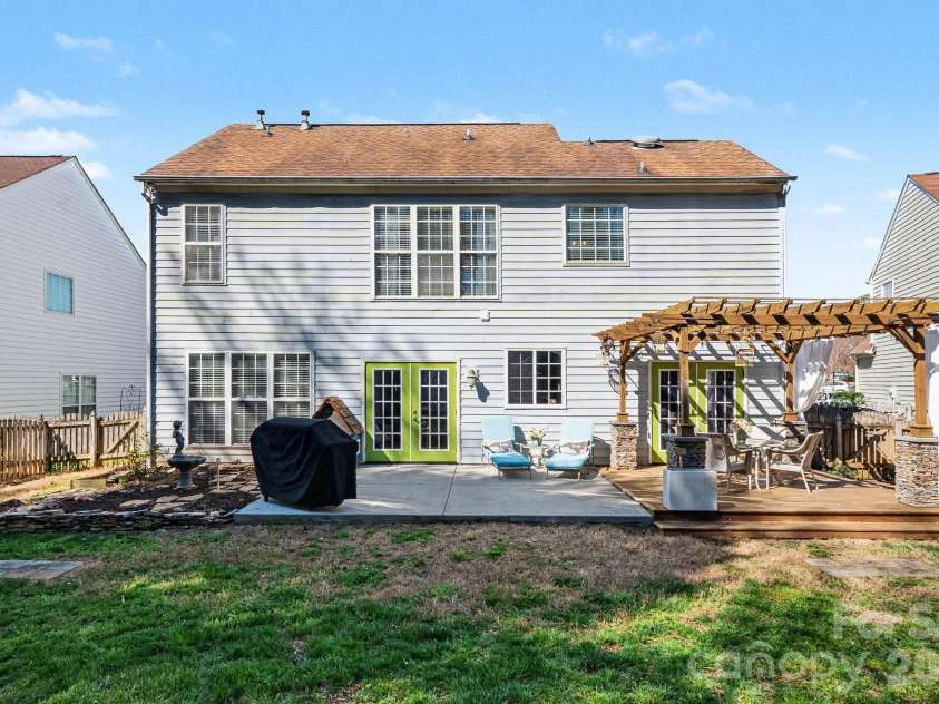 8842 Fieldcroft Drive, Charlotte, NC 28277.  MLS# CAR4355662, YatesRealty ID 9080. 