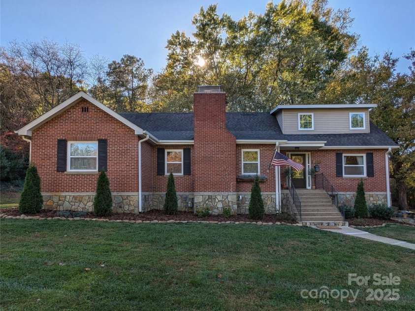 317 Balsam Drive, Waynesville, NC 28786.  MLS# CAR4244579, YatesRealty ID 9081. 