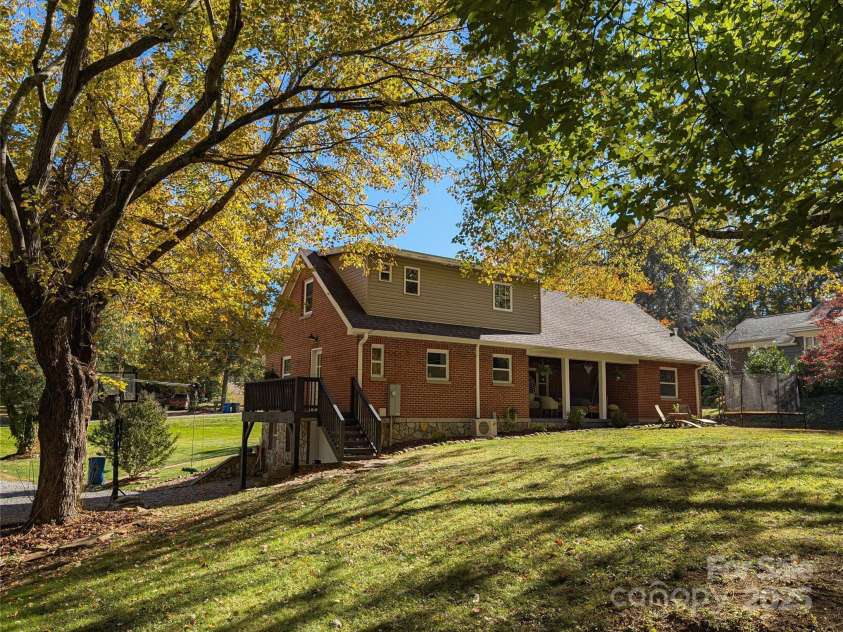 317 Balsam Drive, Waynesville, NC 28786.  MLS# CAR4244579, YatesRealty ID 9081. 