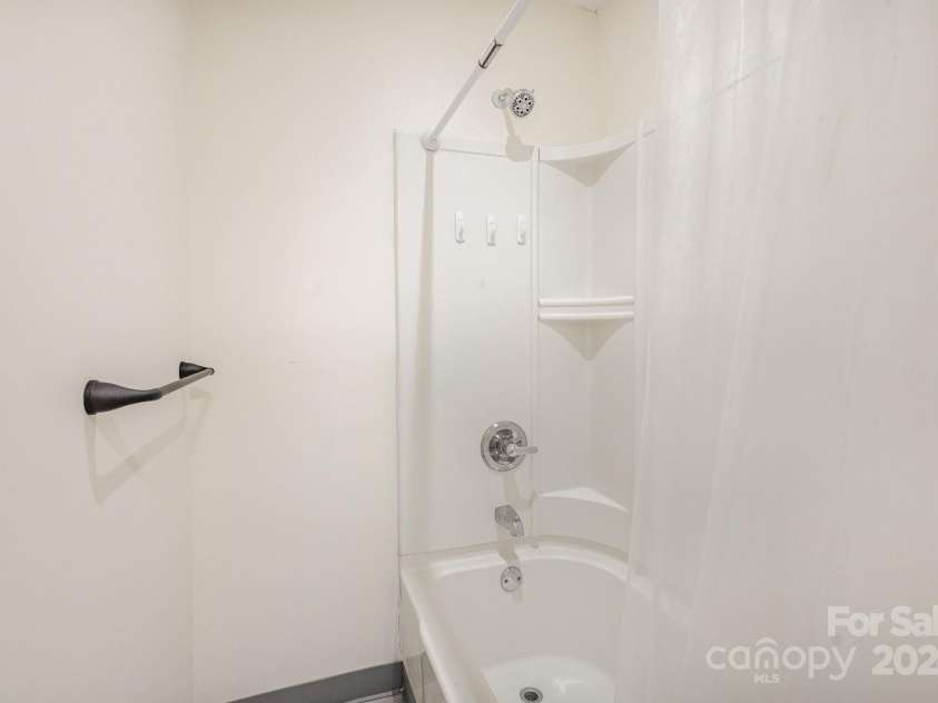 201 Mccubbins Street, Salisbury, NC 28144.  MLS# CAR4196000, YatesRealty ID 9082. 