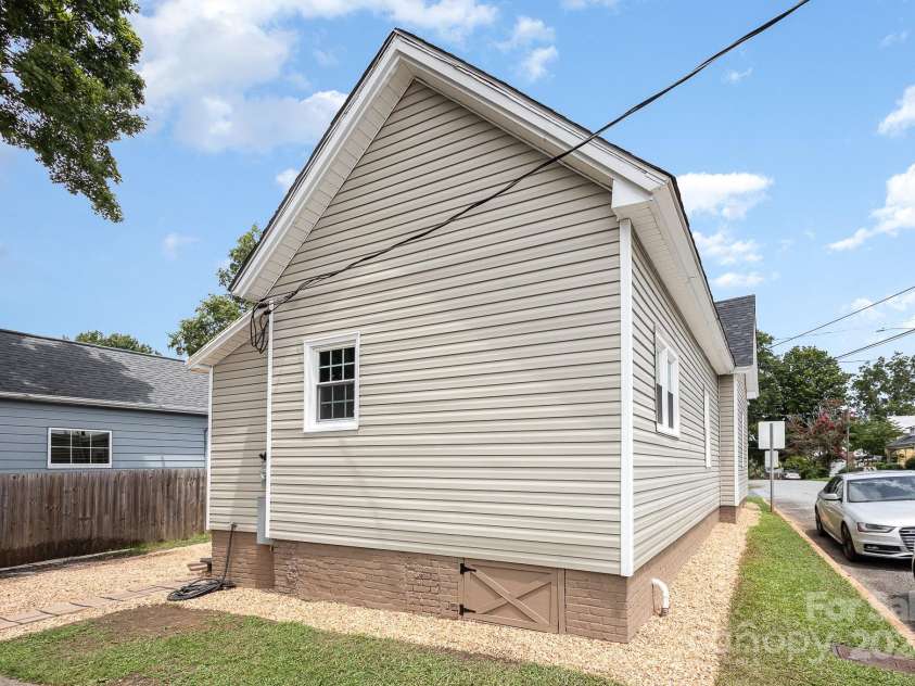 201 Mccubbins Street, Salisbury, NC 28144.  MLS# CAR4196000, YatesRealty ID 9082. 