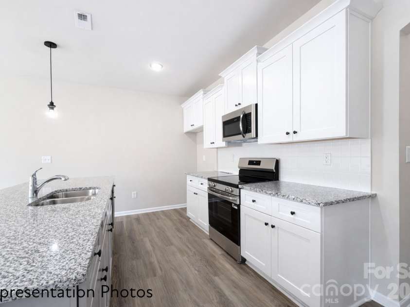 4751 Muskogee Drive, Charlotte, NC 28227.  MLS# CAR4348943, YatesRealty ID 9082. 