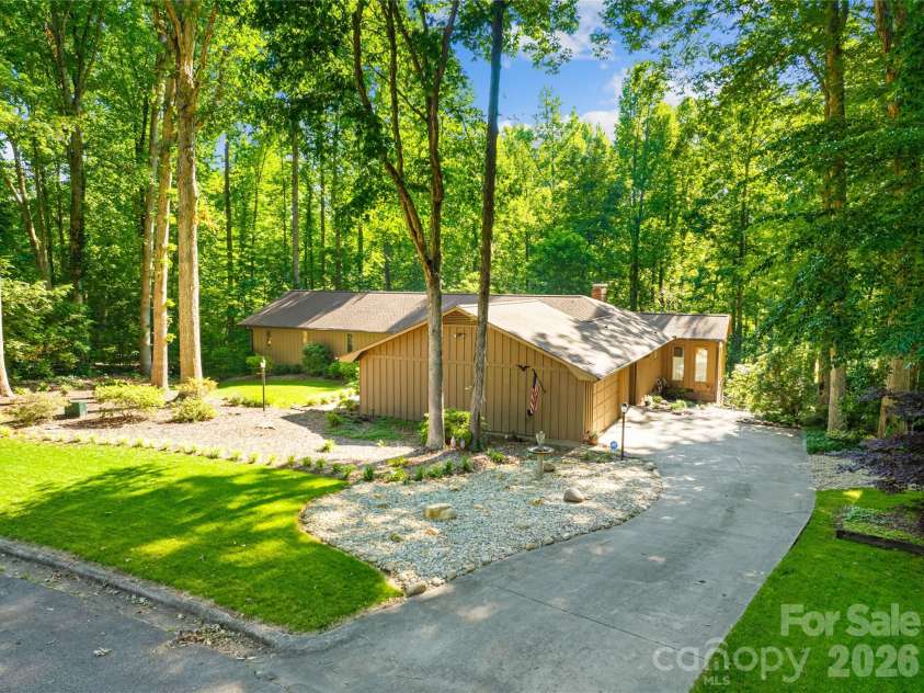 150 Stratford Place, Salisbury, NC 28144.  MLS# CAR4365399, YatesRealty ID 9083. 