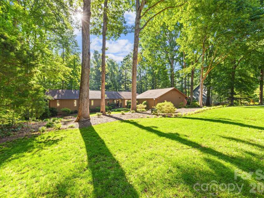 150 Stratford Place, Salisbury, NC 28144.  MLS# CAR4365399, YatesRealty ID 9083. 