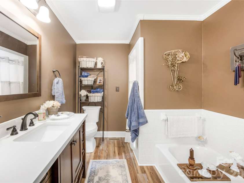 150 Stratford Place, Salisbury, NC 28144.  MLS# CAR4365399, YatesRealty ID 9083. 