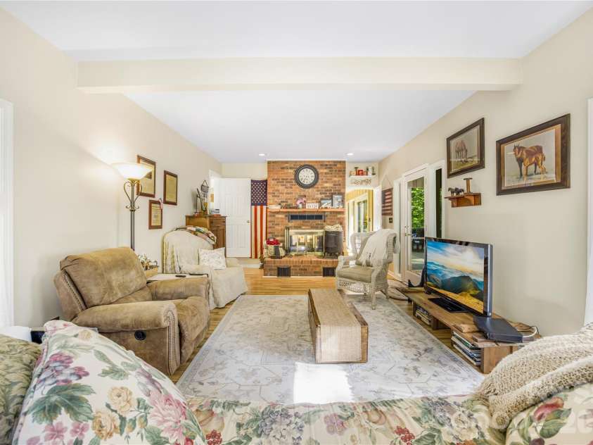150 Stratford Place, Salisbury, NC 28144.  MLS# CAR4365399, YatesRealty ID 9083. 