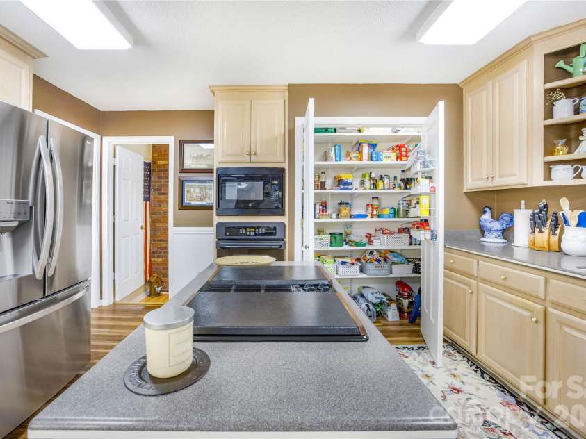 150 Stratford Place, Salisbury, NC 28144.  MLS# CAR4365399, YatesRealty ID 9083. 
