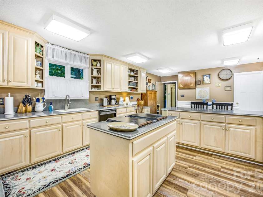 150 Stratford Place, Salisbury, NC 28144.  MLS# CAR4365399, YatesRealty ID 9083. 