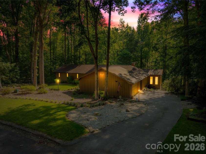 150 Stratford Place, Salisbury, NC 28144.  MLS# CAR4365399, YatesRealty ID 9083. 