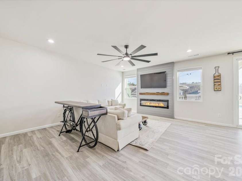 18905 Bankhead Road, Charlotte, NC 28278.  MLS# CAR4346580, YatesRealty ID 9084. 